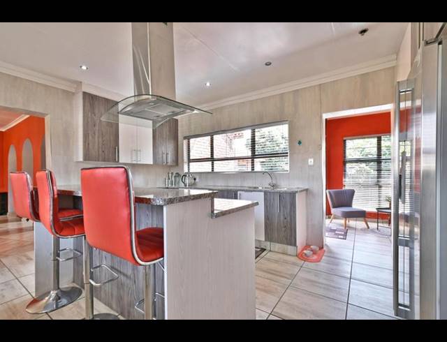 4 BEDROOM HOUSE FOR SALE IN GLENVISTA